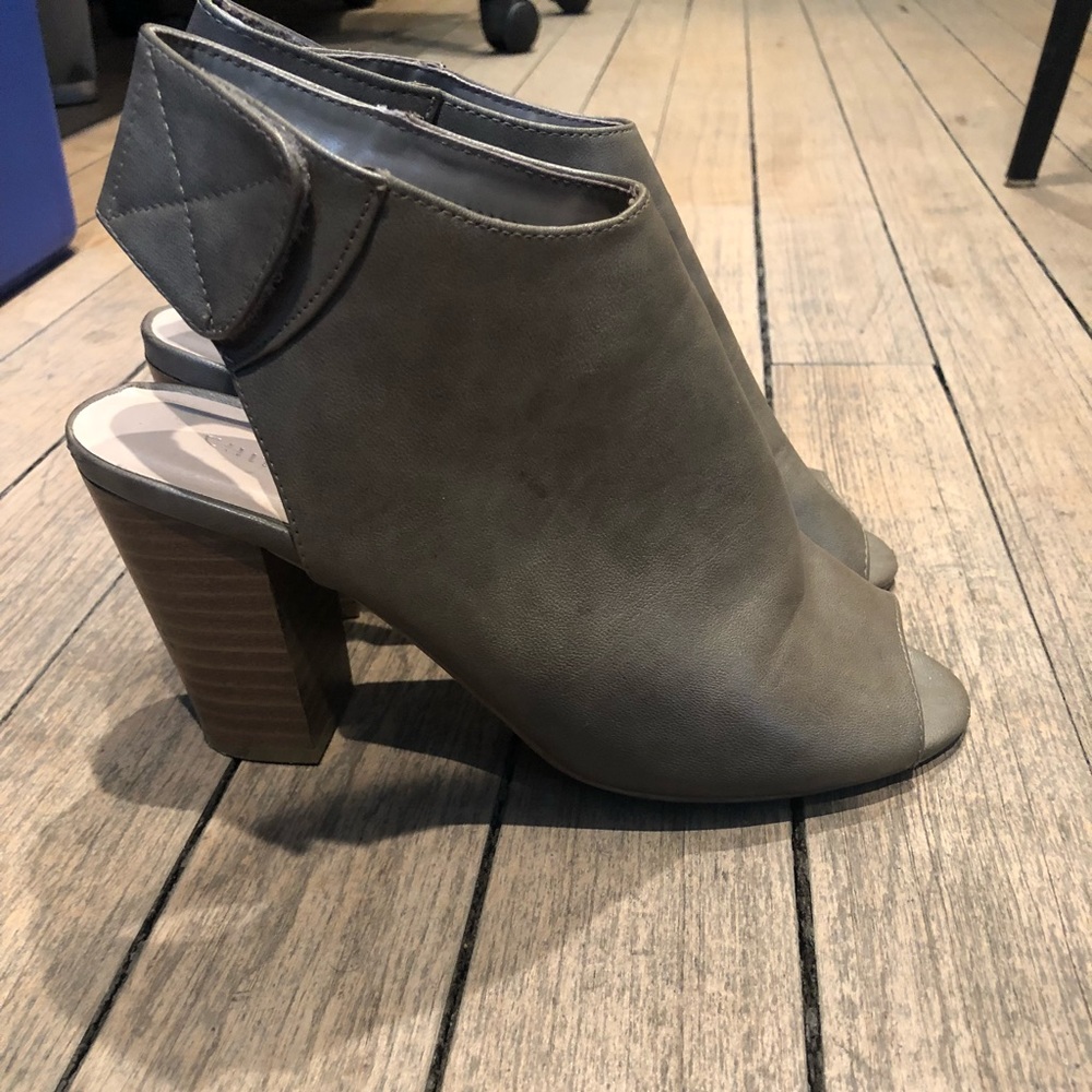 Chinese Laundry Open toe bootie